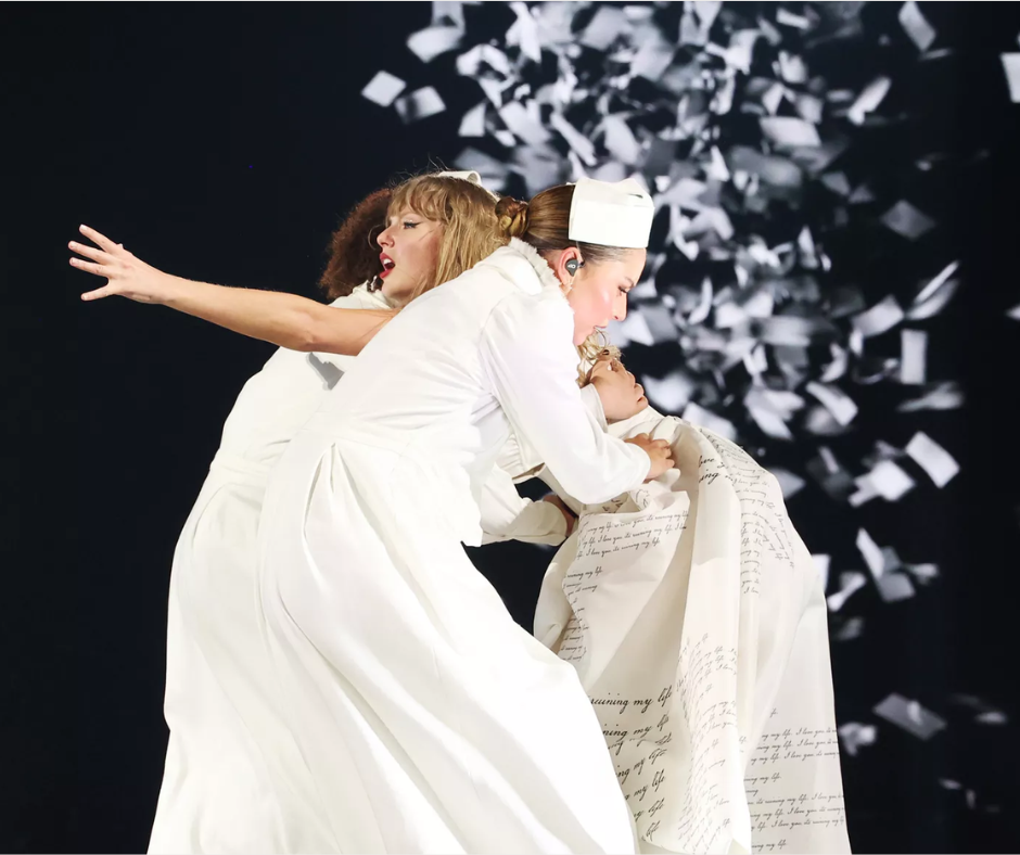 Các ca khúc từ The Tortured Poets Department được thêm vào setlist. Các ca khúc từ The Tortured Poets Department được thêm vào setlist.