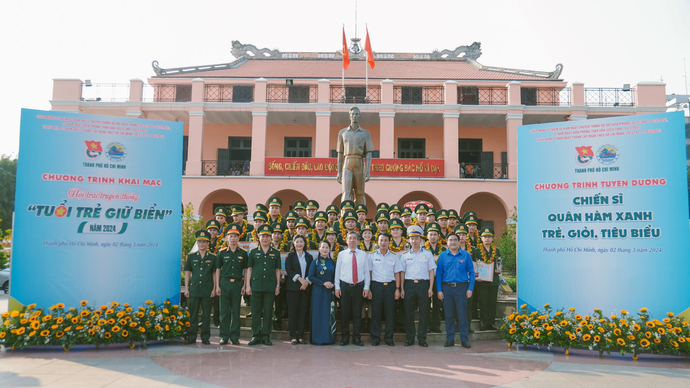 35 chiến sĩ được tuyên dương tại lễ khai mạc. Ảnh: BTC. 35 chiến sĩ được tuyên dương tại lễ khai mạc. Ảnh: BTC.