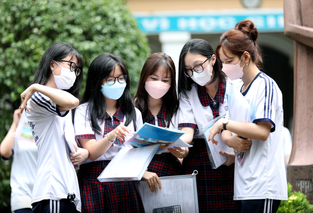 Teen có thêm nhiều sự lựa chọn về trường Đại học, ngành học và nghề nghiệp. Teen có thêm nhiều sự lựa chọn về trường Đại học, ngành học và nghề nghiệp.