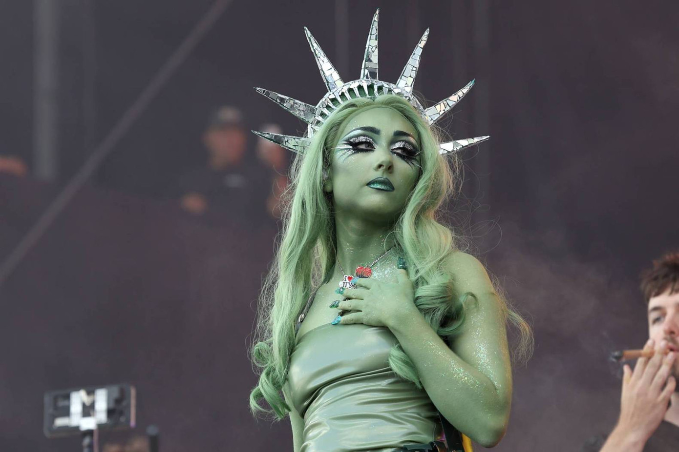 Chappell chia sẻ rằng cuộc sống khi nổi tiếng thật sự rất khó khăn.