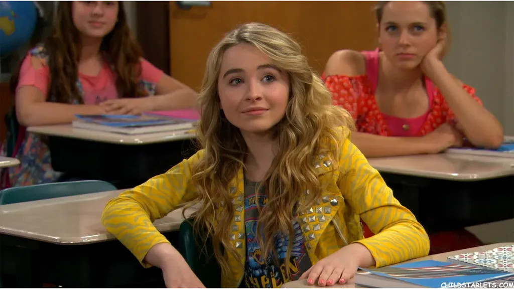 Sabrina Carpenter bắt đầu tại Disney với vai diễn Maya trong bộ phim Girl Meets World. Sabrina Carpenter bắt đầu tại Disney với vai diễn Maya trong bộ phim Girl Meets World.