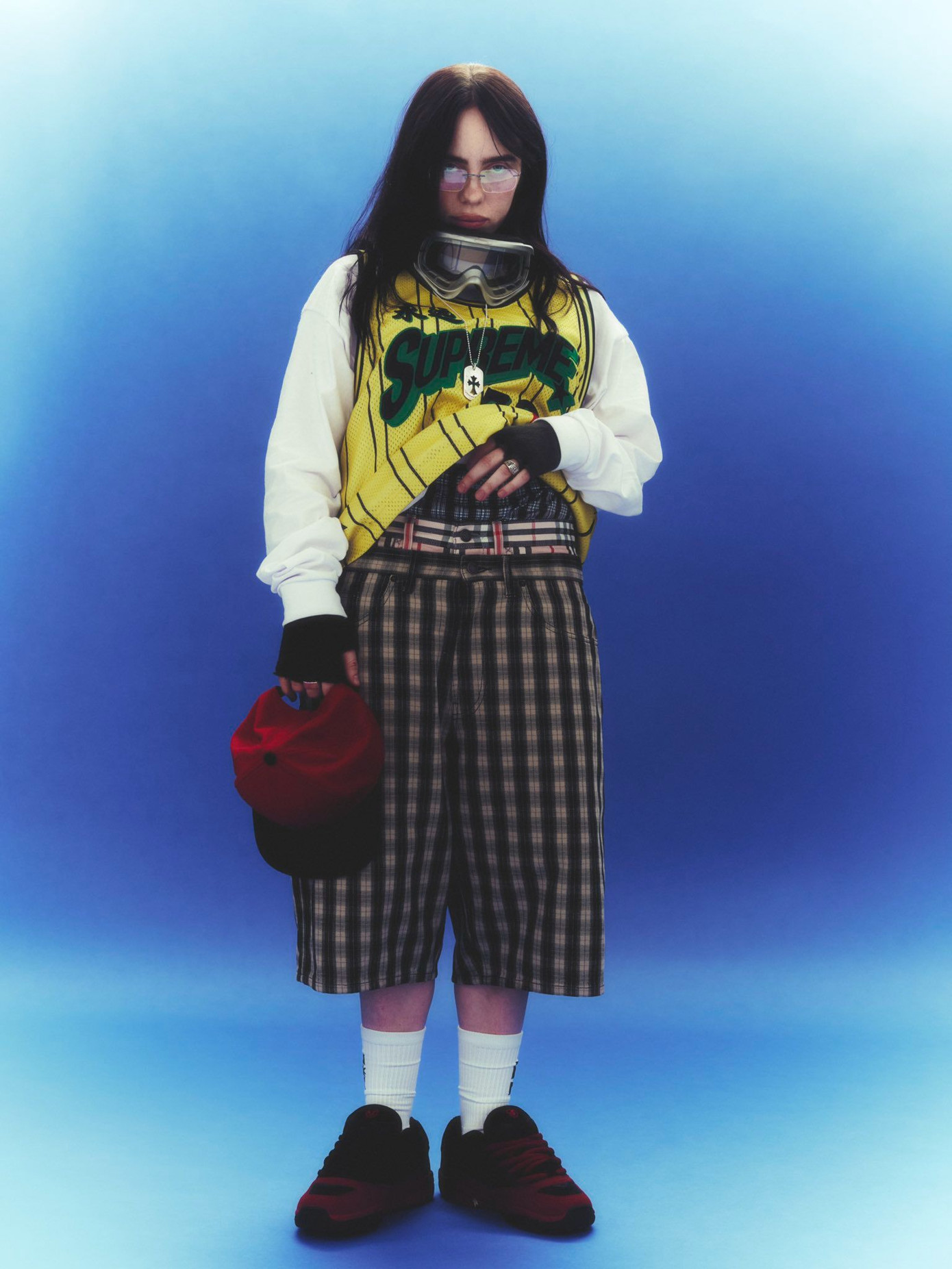 Cô cũng ra mắt phiên bản mới, cạnh tranh trực tiếp với Taylor Swift. Cô cũng ra mắt phiên bản mới, cạnh tranh trực tiếp với Taylor Swift.