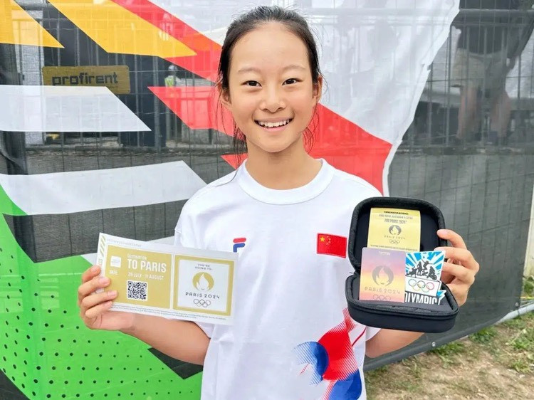 Cô bé bén duyên với trượt ván từ năm lên 7. Nguồn: Xiaohongshu Cô bé bén duyên với trượt ván từ năm lên 7. Nguồn: Xiaohongshu