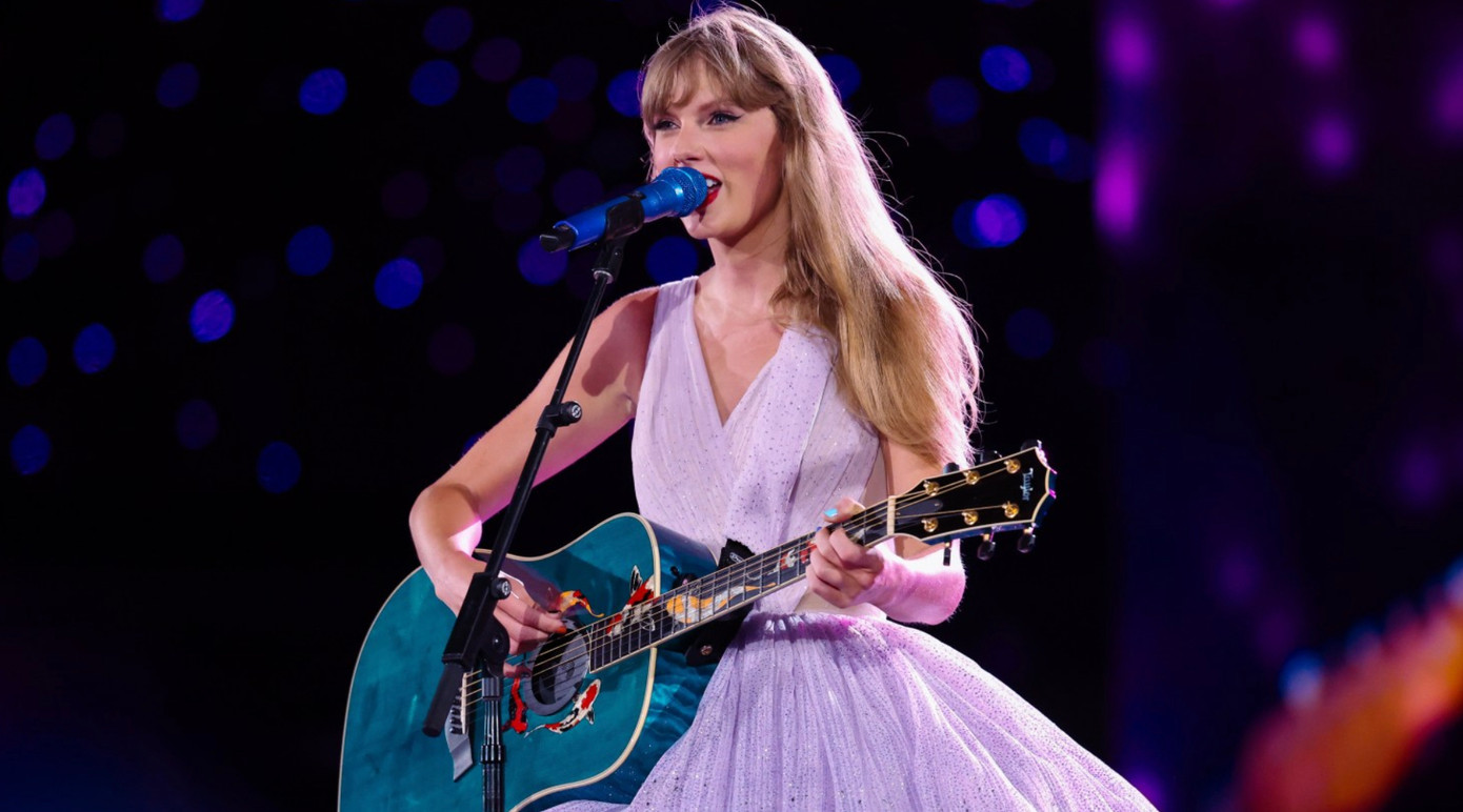 The Eras Tour của Taylor Swift mang lại nhiều lợi ích kinh tế cho các quốc gia tổ chức. The Eras Tour của Taylor Swift mang lại nhiều lợi ích kinh tế cho các quốc gia tổ chức.