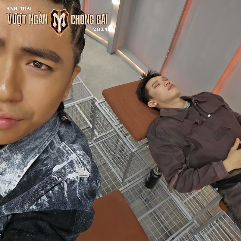 Một anh đã bị dính bẫy.