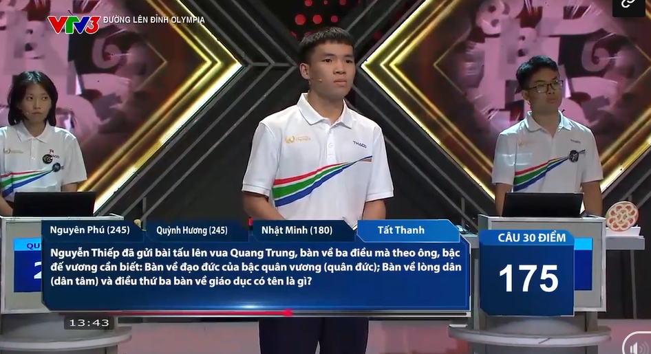 Tất Thanh nỗ lực ghi điểm tại phần thi cuối cùng. Tất Thanh nỗ lực ghi điểm tại phần thi cuối cùng.