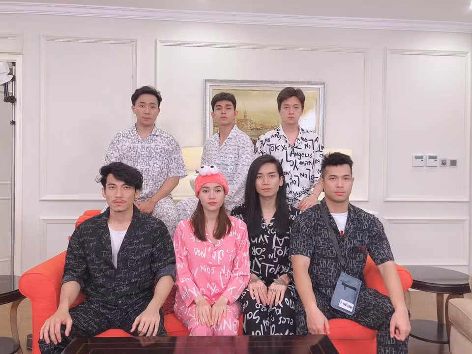 Dàn cast Chạy Đi Chờ Chi mùa 1.