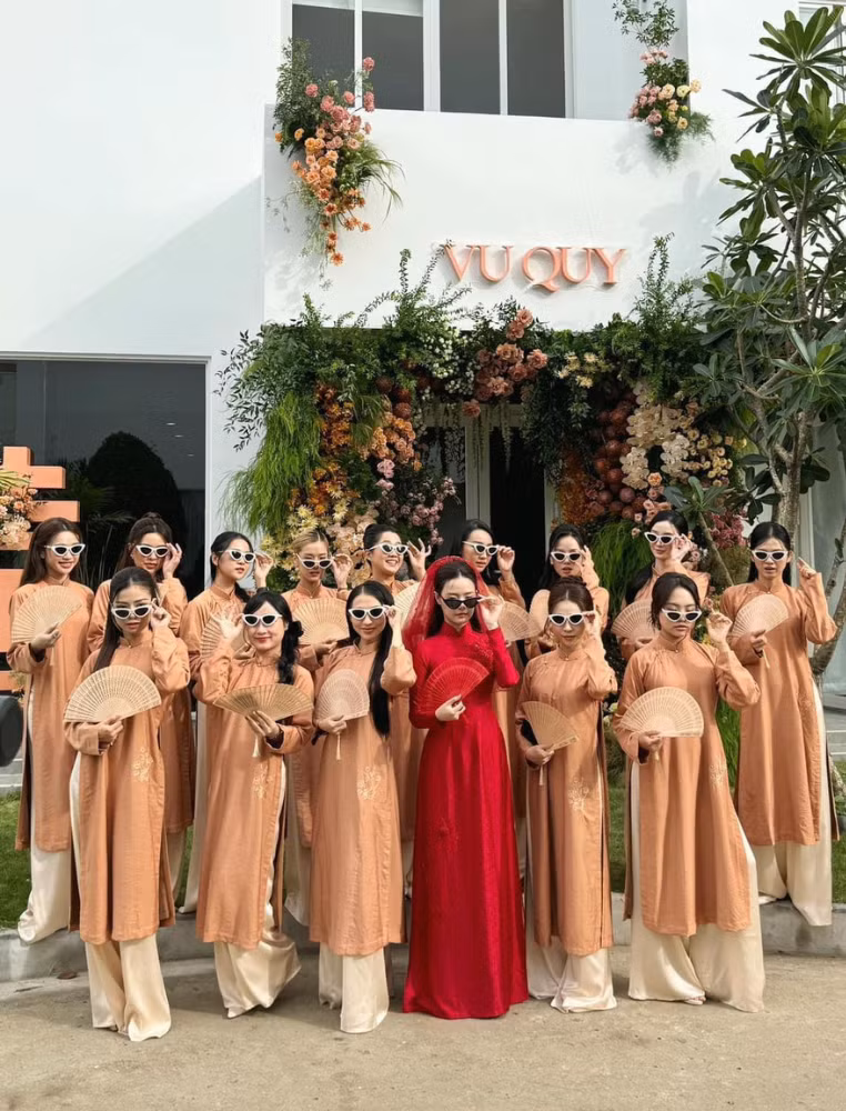 Hội bưng tráp nhà gái quy tụ dàn mỹ nhân: Tam Triều Dâng, Oanh Kiều, Vi Xù...