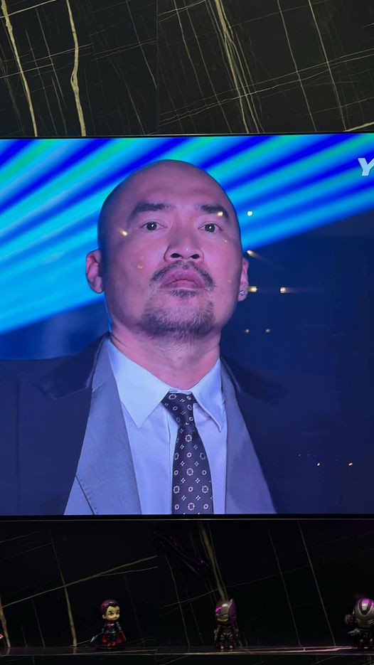 Bức ảnh đầy vẻ thất thần của Tiến Luật do Soobin đăng tải. Ảnh: Sơn Hoàng Nguyễn.