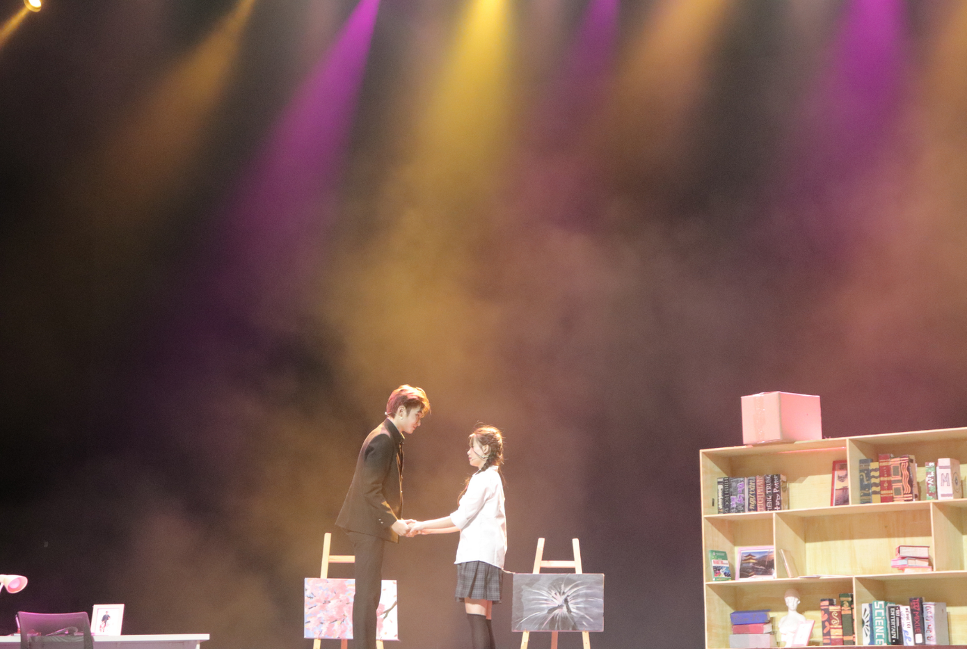 Vở nhạc kịch “Mưa bóng mây” đưa khán giả đến nhiều cung bậc cảm xúc.