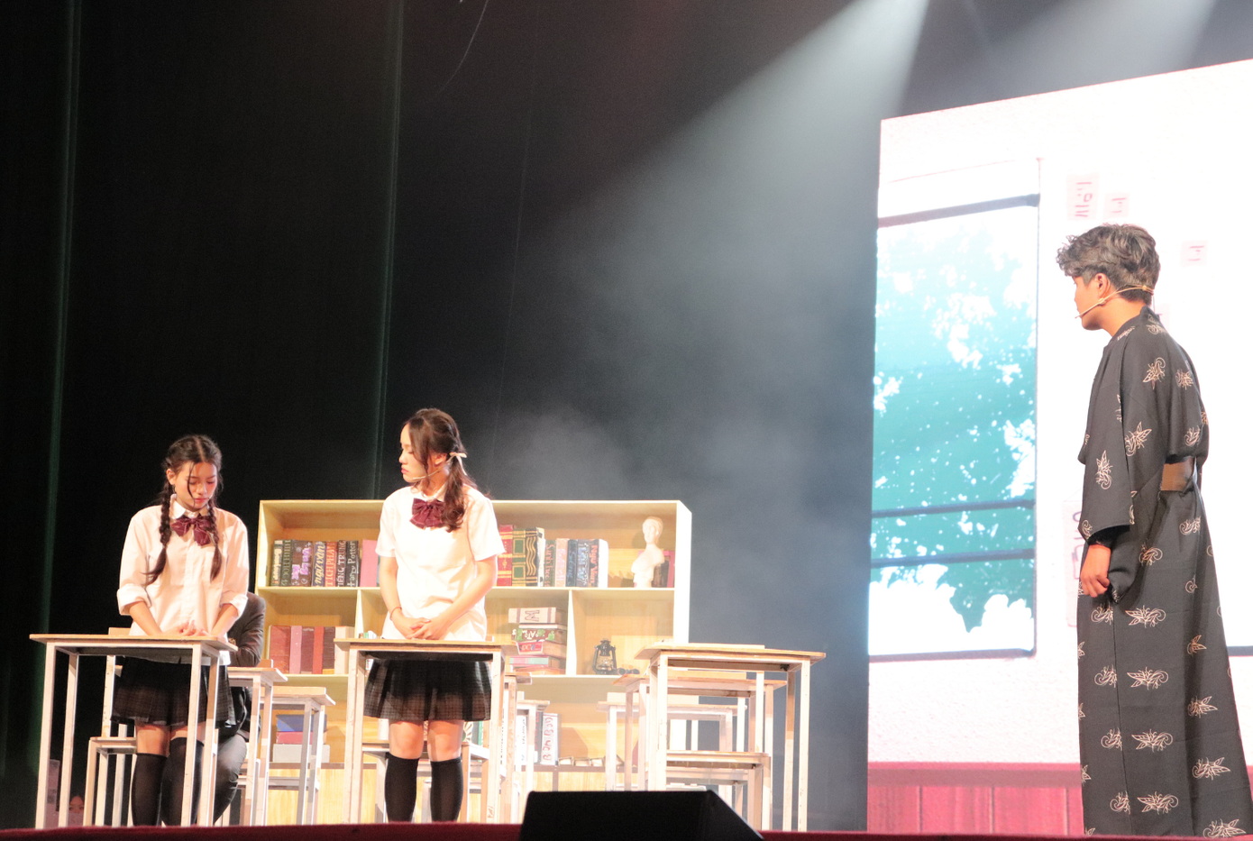 Vở nhạc kịch “Mưa bóng mây” đưa khán giả đến nhiều cung bậc cảm xúc.