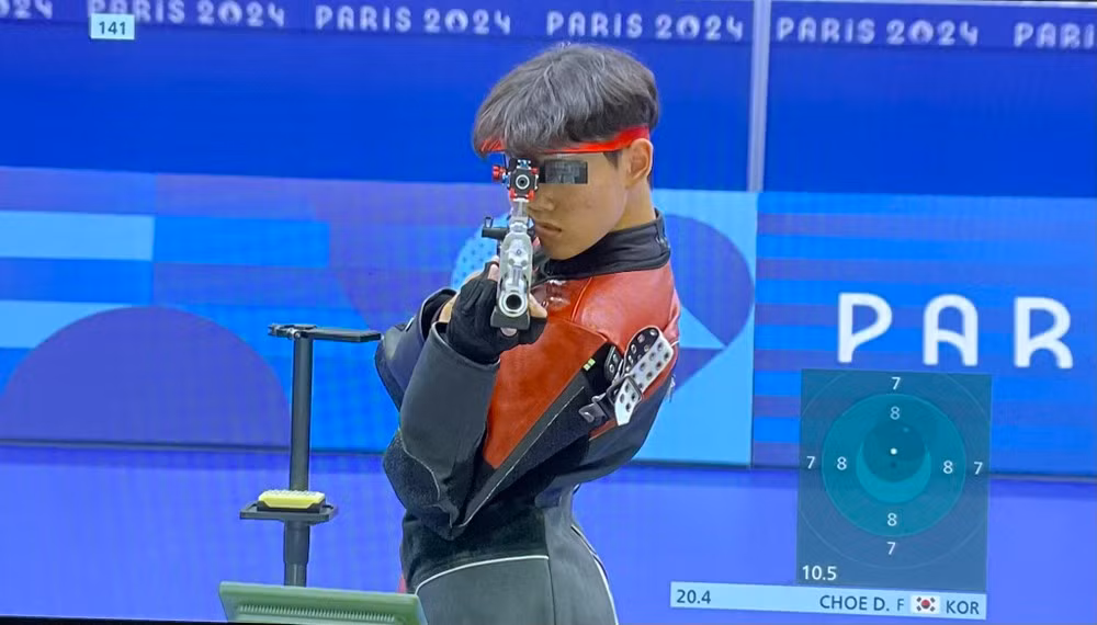 Dáng đứng của Choe Daehan khiến nhiều người liên tưởng tới nhân vật Josuke Higashikata trong truyện "Cuộc phiêu lưu kỳ quái" của Jojo.