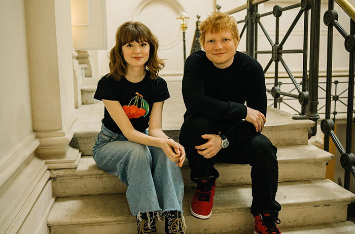 Maisie Peters được Ed Sheeran hỗ trợ hết mình trong con đường âm nhạc.