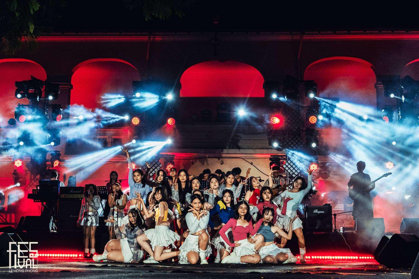 Những hoạt động văn nghệ luôn là điểm hẹn của các bạn trẻ. Ảnh: Festival Lê Hồng Phong.