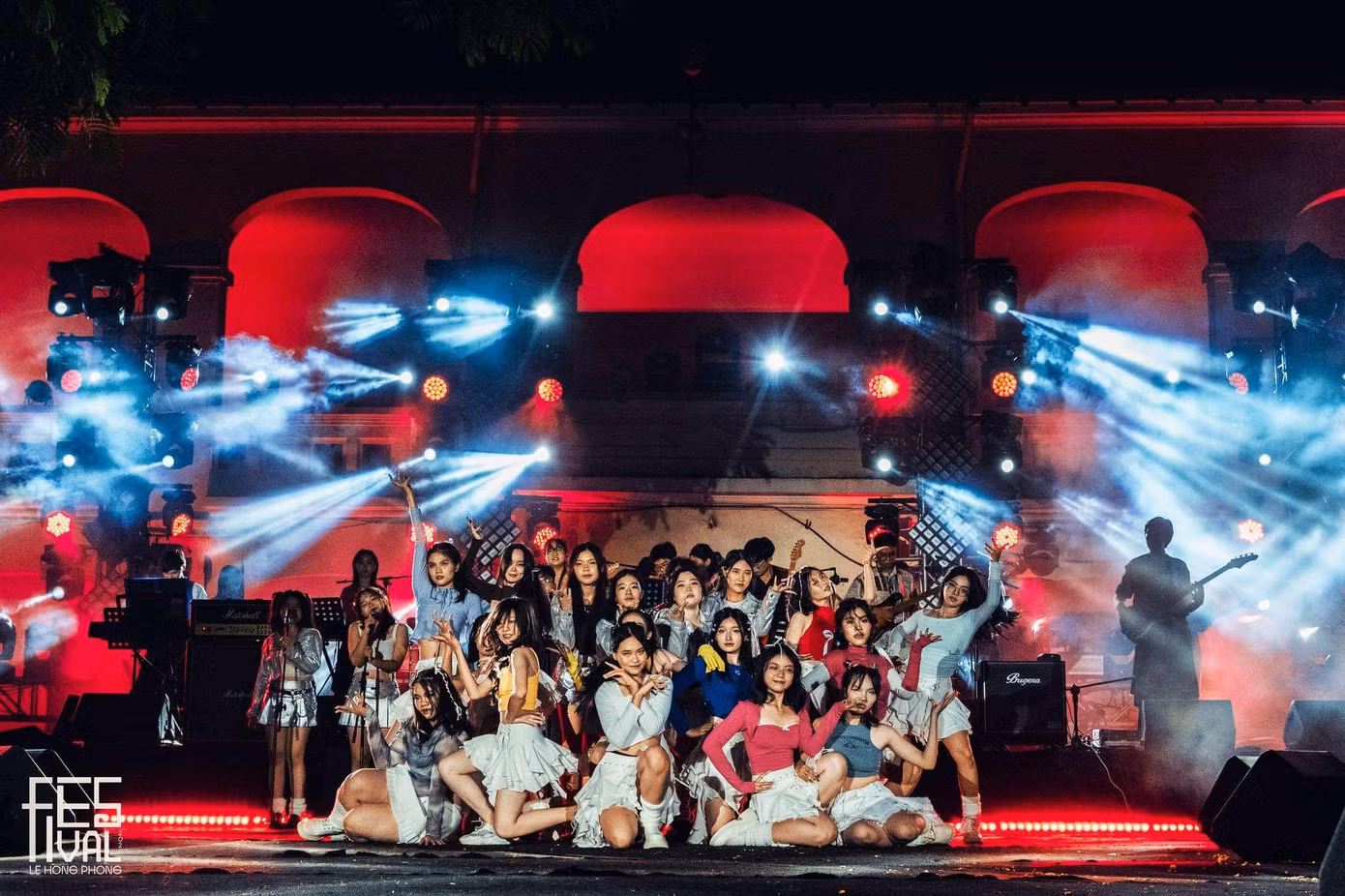 Những hoạt động văn nghệ luôn là điểm hẹn của các bạn trẻ. Ảnh: Festival Lê Hồng Phong.