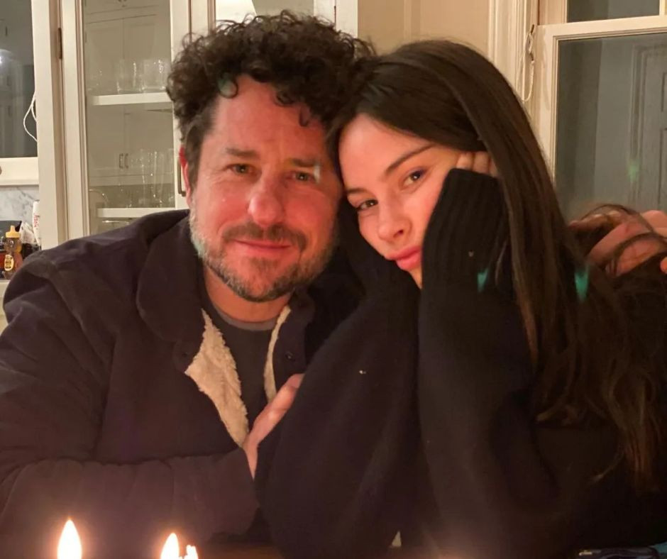 Là con gái của đạo diễn Star Wars, Gracie Abrams từng nhận về không ít hoài nghi. Là con gái của đạo diễn Star Wars, Gracie Abrams từng nhận về không ít hoài nghi.