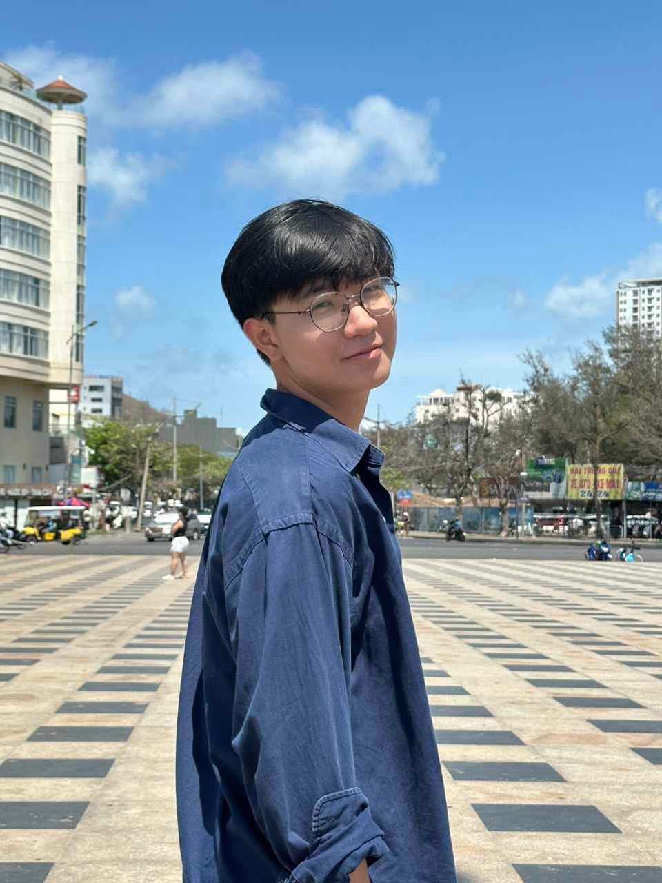 Minh Hùng hi vọng các sĩ tử 2K6 sẽ thật bình tĩnh, tự tin và cố gắng hết mình trong kỳ thi tốt nghiệp THPT năm 2024. Minh Hùng hi vọng các sĩ tử 2K6 sẽ thật bình tĩnh, tự tin và cố gắng hết mình trong kỳ thi tốt nghiệp THPT năm 2024.