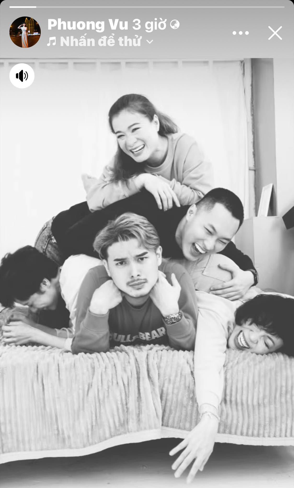 MC Trác Thúy Miêu đăng tải khoảnh khắc cũ bên cố diễn viên Thanh Hoa.