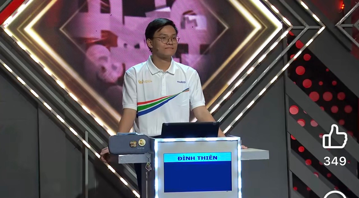 Đình Thiên mang đến năng lượng tích cực xuyên suốt cuộc thi.