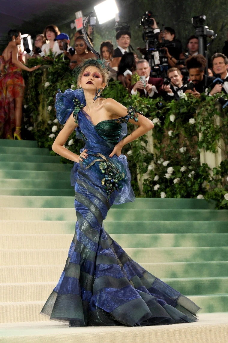Zendaya tiếp tục khẳng định danh xưng "Nữ hoàng thảm đỏ" thế hệ mới tại Met Gala 2024. Zendaya tiếp tục khẳng định danh xưng "Nữ hoàng thảm đỏ" thế hệ mới tại Met Gala 2024.