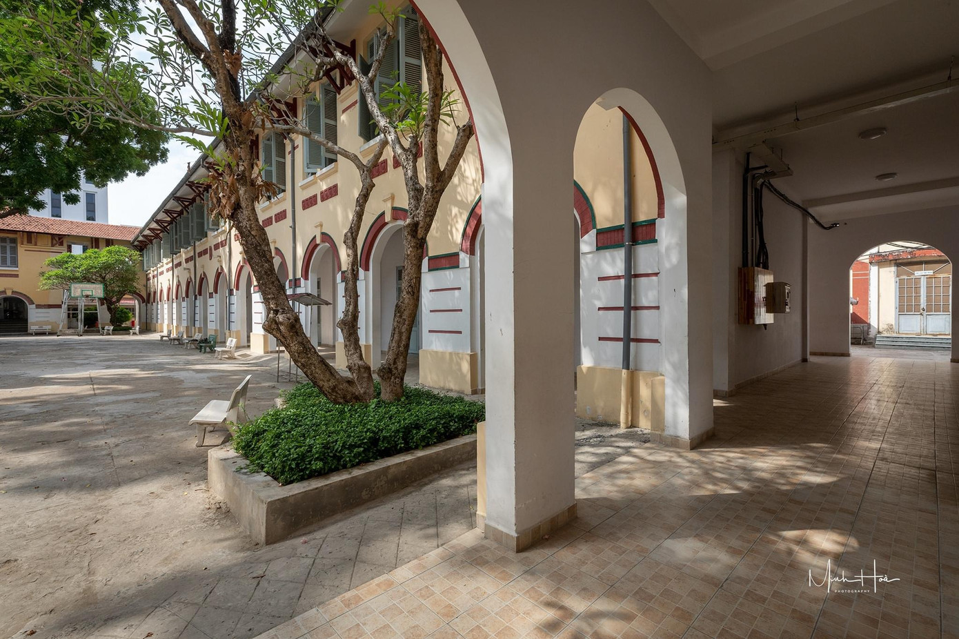 Các góc sân trường đầy hoài niệm, rất hợp với các teen ưa thích máy ảnh phim hay digital camera ngày trước. Các góc sân trường đầy hoài niệm, rất hợp với các teen ưa thích máy ảnh phim hay digital camera ngày trước.