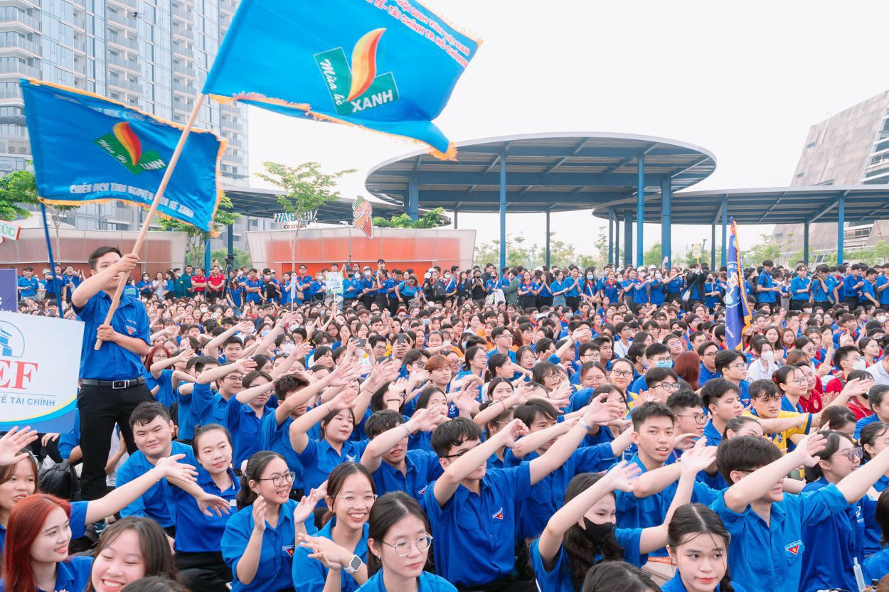 Không khí sôi động và náo nhiệt trong Lễ ra quân các chương trình, chiến dịch tình nguyện hè năm 2024. Ảnh: Thành Đoàn TP.HCM
