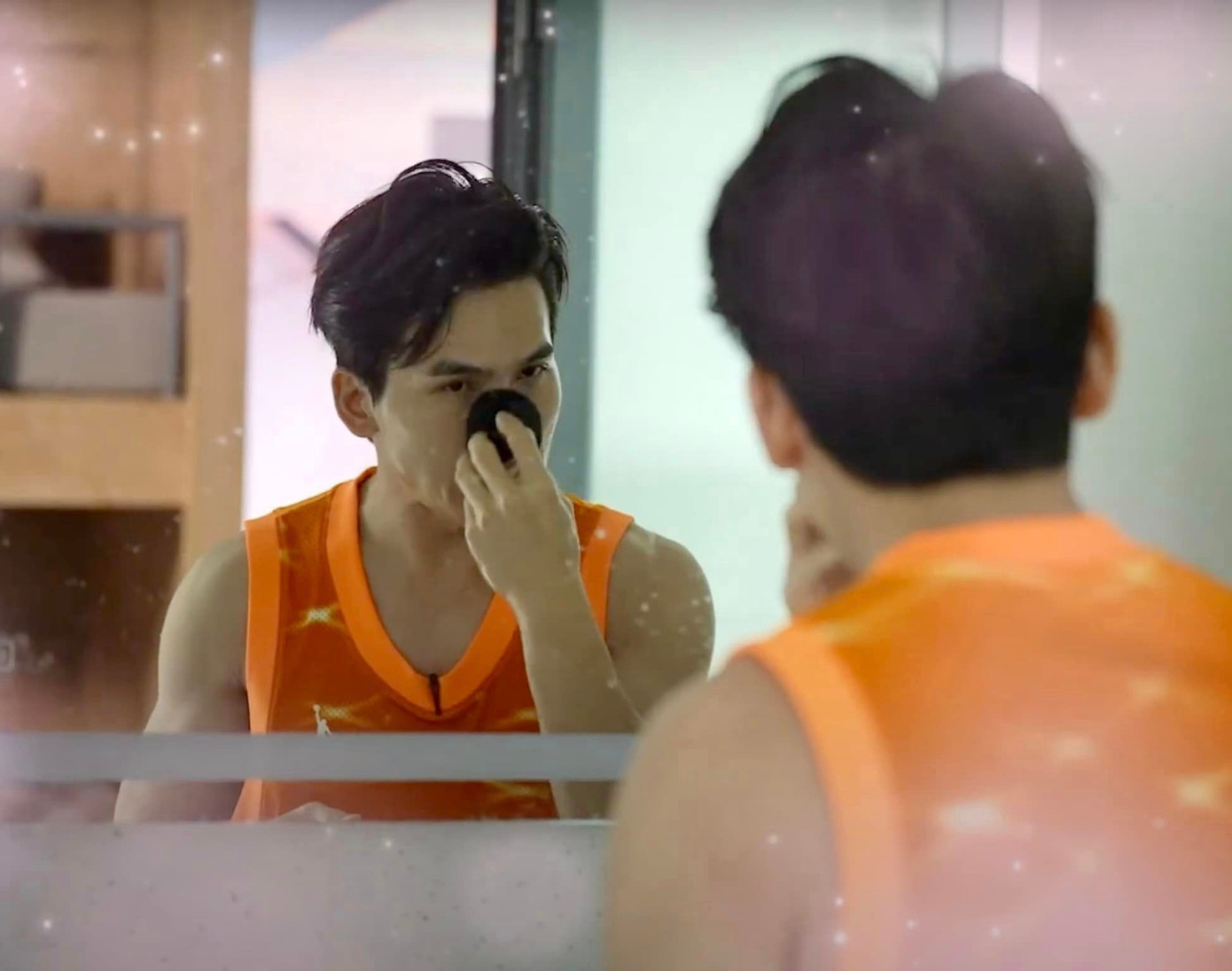 &quot;Anh tài&quot; Quốc Thiên dành cả thanh xuân để dưỡng da.