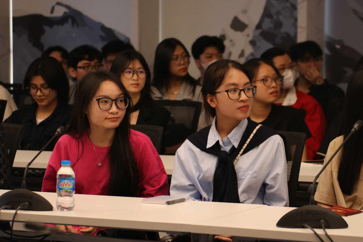 Teen 2K6 nhiệt tình tham gia các hoạt động trong ngày DAV Open House. Teen 2K6 nhiệt tình tham gia các hoạt động trong ngày DAV Open House.