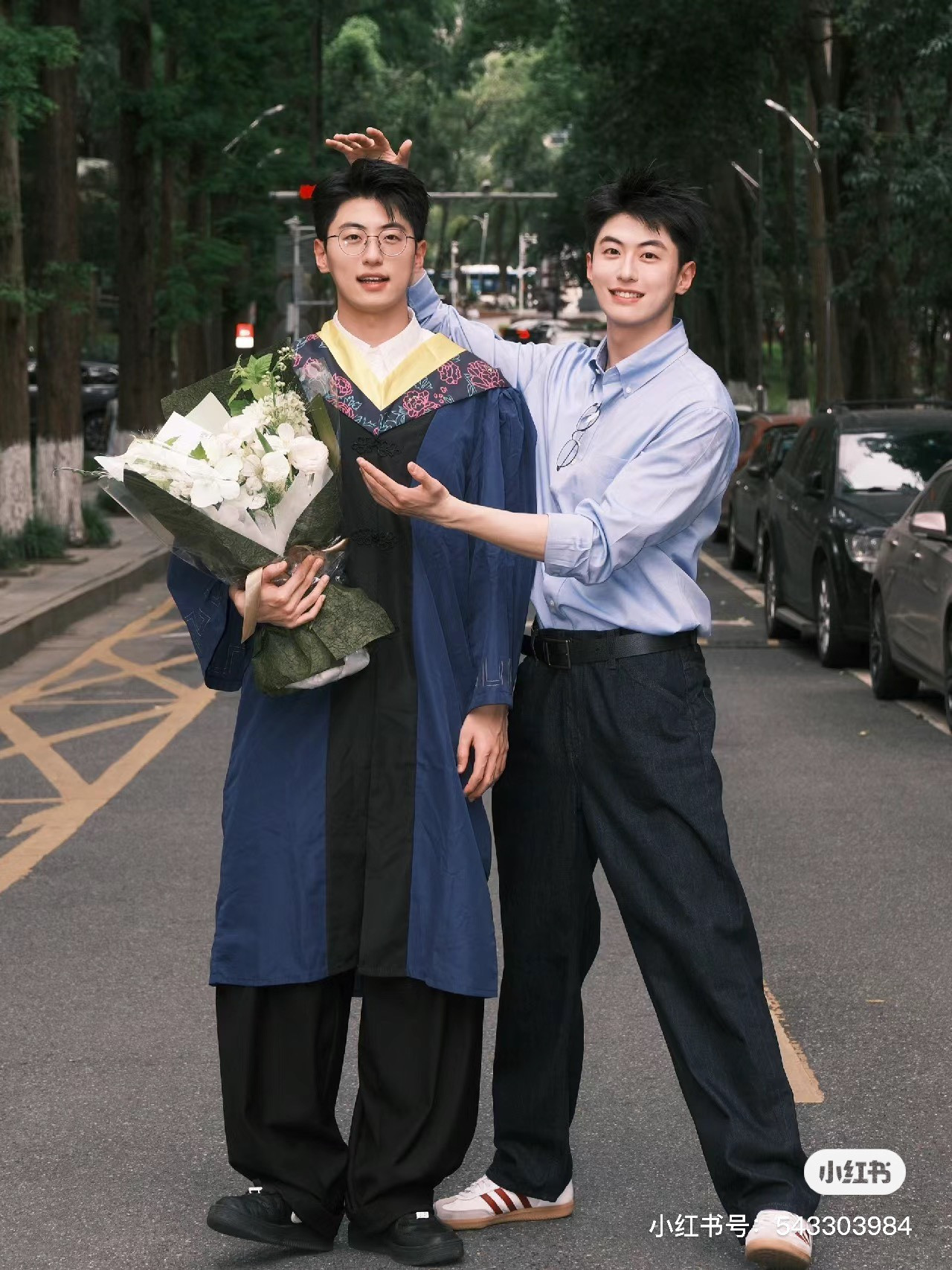 Gấp đôi "visual" trong một khung hình. Nguồn: Xiaohongshu