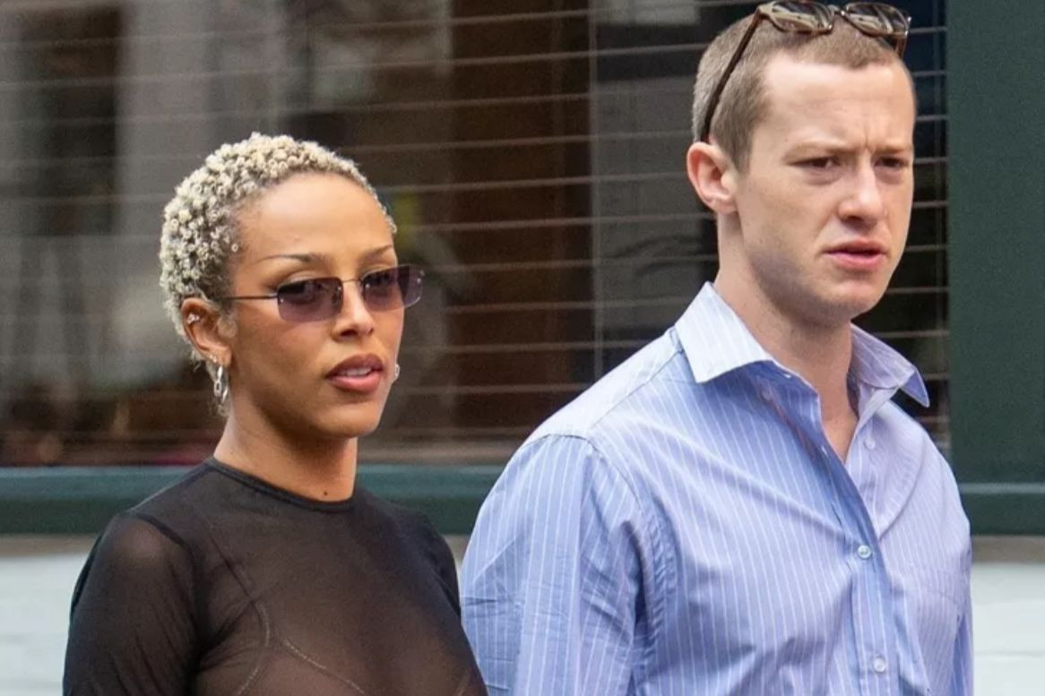 Doja Cat và Joseph Quinn đã công khai hẹn hò vào tháng 8/2024.