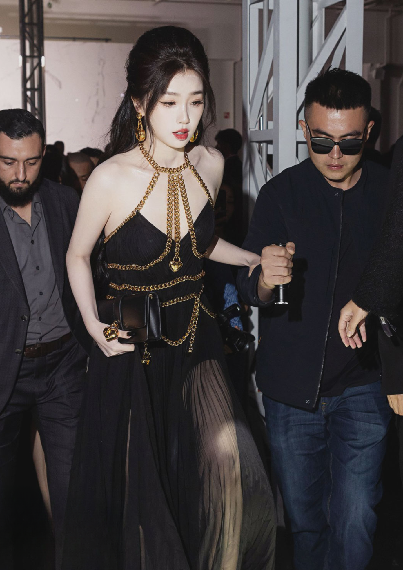 Triệu Lộ Tư, Bạch Lộc và Ngu Thư Hân vẫn chưa thể chinh phục được thảm đỏ quốc tế. Triệu Lộ Tư, Bạch Lộc và Ngu Thư Hân vẫn chưa thể chinh phục được thảm đỏ quốc tế.