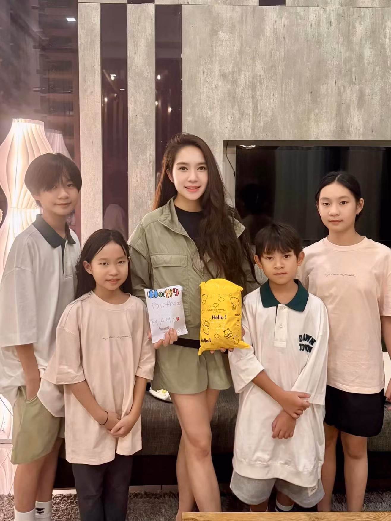 Từ năm 9 tuổi, Rio cũng bày tỏ mong muốn nối nghiệp ba khi chia sẻ: "Con rất thích làm nghề đạo diễn và viết kịch bản giống bố của con".