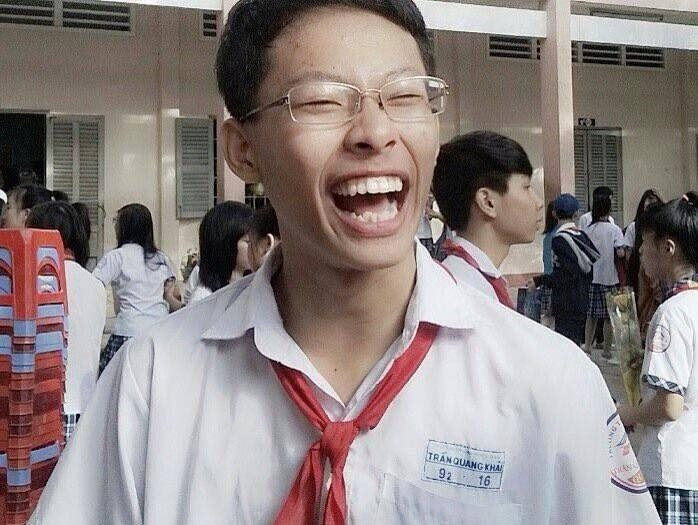 HURRYKNG và nụ cười vô tư, "khoe" trọn "hàng tiền đạo". HURRYKNG và nụ cười vô tư, "khoe" trọn "hàng tiền đạo".