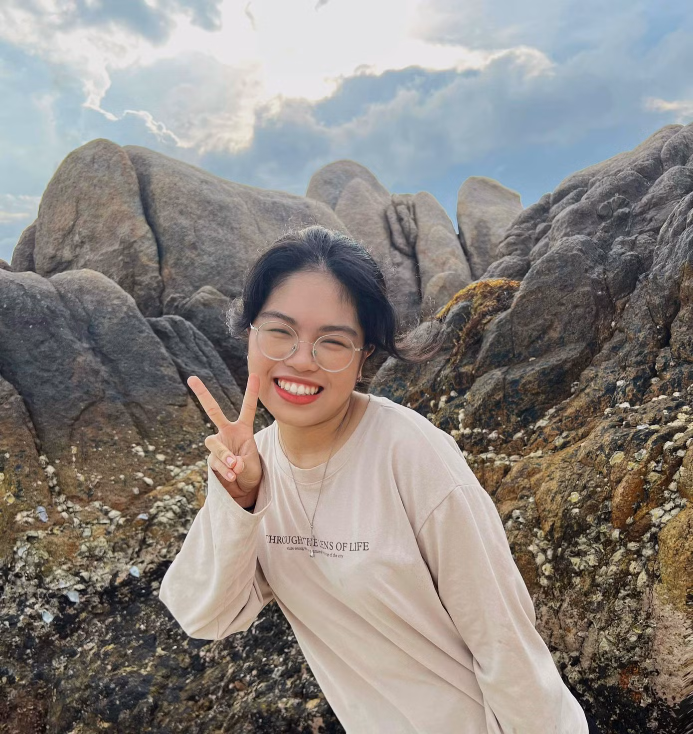 Vận Như cho rằng giải quá nhiều đề mới dễ khiến teen rơi vào trạng thái mệt mỏi và lo sợ lượng kiến thức của mình vẫn chưa đủ. Vận Như cho rằng giải quá nhiều đề mới dễ khiến teen rơi vào trạng thái mệt mỏi và lo sợ lượng kiến thức của mình vẫn chưa đủ.