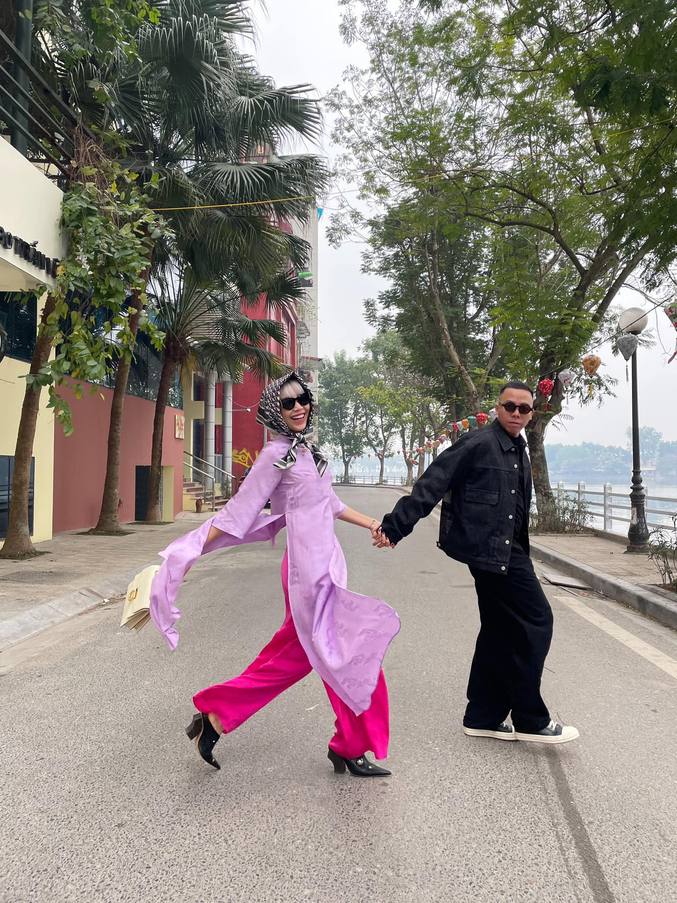 Cả hai thường xuyên chia sẻ những khoảnh khắc hạnh phúc trên mạng xã hội.