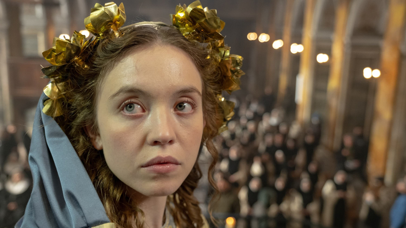 Nữ diễn viên sinh năm 1997 vừa là nhà sản xuất, đồng thời là nữ chính của Immaculate. Nữ diễn viên sinh năm 1997 vừa là nhà sản xuất, đồng thời là nữ chính của Immaculate.