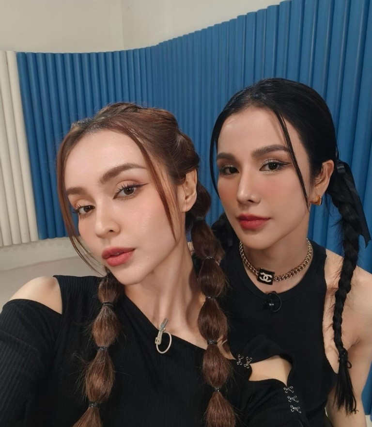 "Chị đẹp" Diệp Lâm Anh cũng cho biết sẵn sàng bảo vệ MLee trước loạt tranh cãi. "Chị đẹp" Diệp Lâm Anh cũng cho biết sẵn sàng bảo vệ MLee trước loạt tranh cãi.