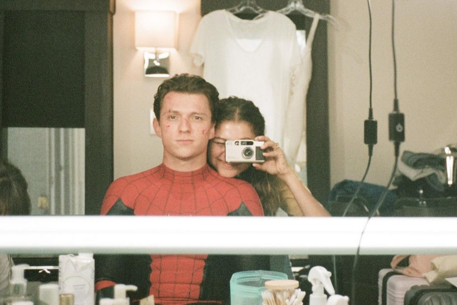 Tấm hình mừng sinh nhật nổi tiếng mà Tom Holland đăng tải.