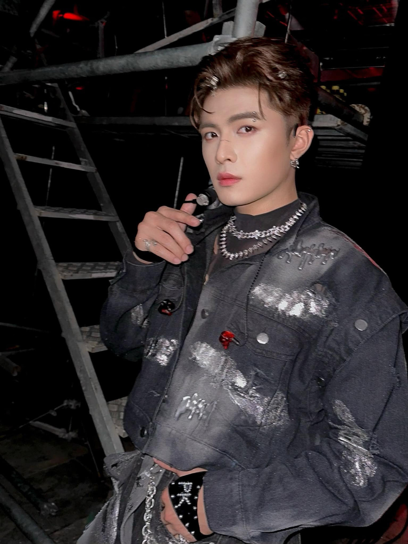 Nữ diễn viên không chỉ là hậu phương vững chắc của Gin mà còn là “giám đốc hình ảnh” cho mỗi lần xuất hiện của anh chàng nữa.