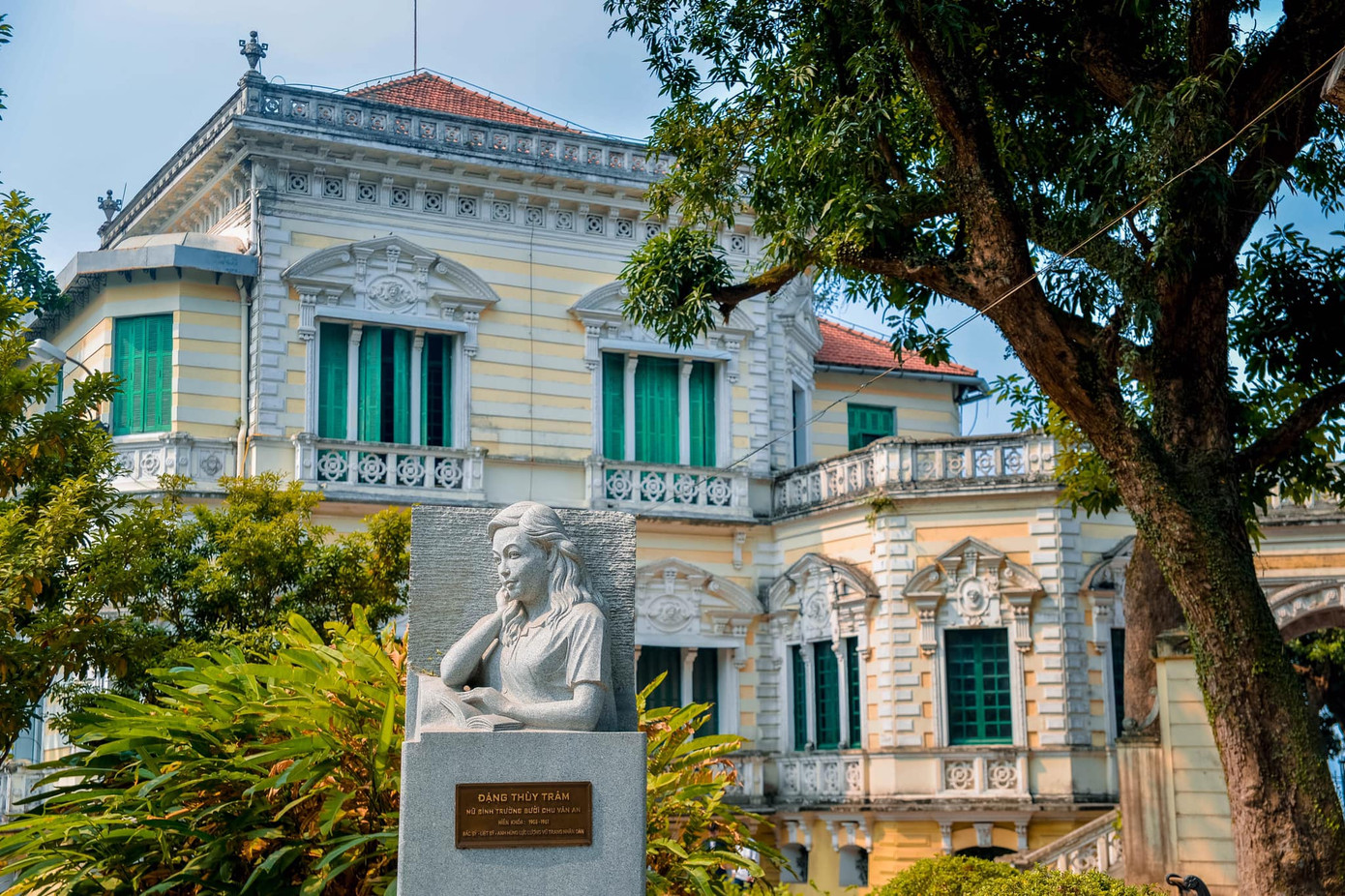 Chỉ cần cầm máy lên là teen đã "rinh" về cả nghìn tấm ảnh "sống ảo" trong khuôn viên trường THPT Chu Văn An! - Ảnh: Fanpage Đoàn trường THPT Chu Văn An