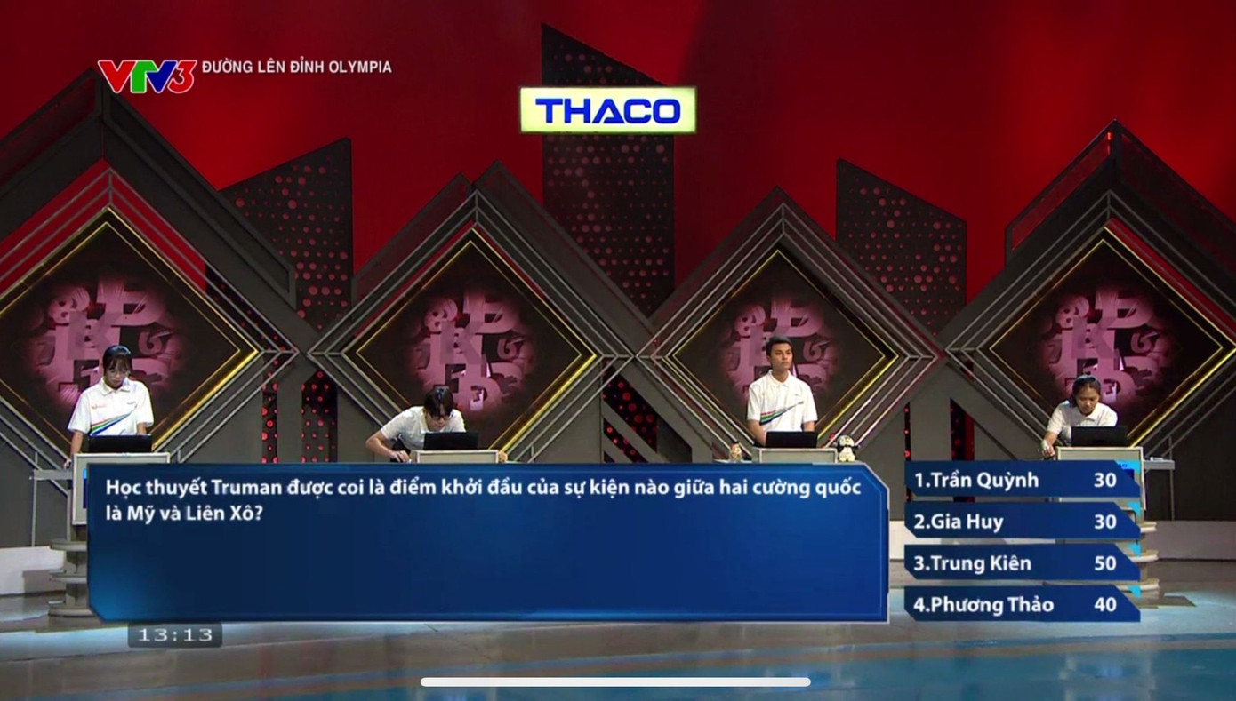 Các thí sinh vẫn ngang tài ngang sức tại phần thi đầu tiên. Các thí sinh vẫn ngang tài ngang sức tại phần thi đầu tiên.