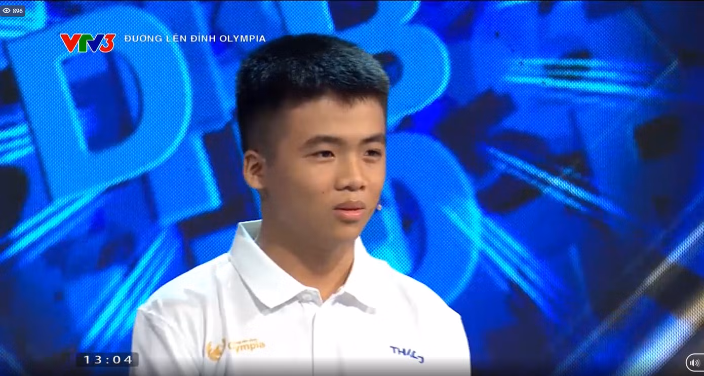 Nhờ nhanh nhẹn và nhạy bén, Duy Hùng "lội ngược dòng" từ phần thi Vượt chướng ngại vật.