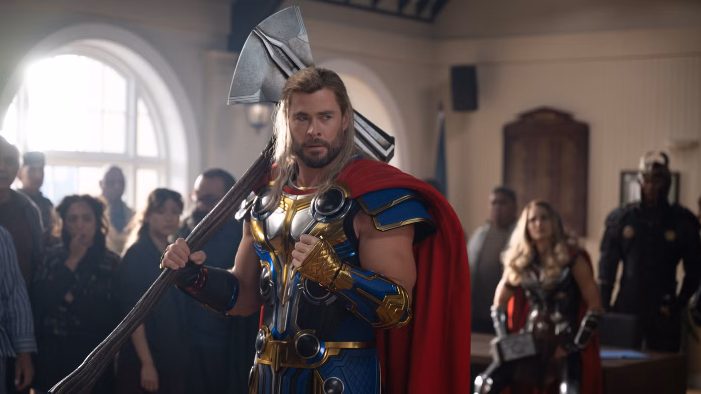 Thor: Love And Thunder gây thất vọng vì màn thể hiện bị chê lố bịch của Chris Hemsworth.