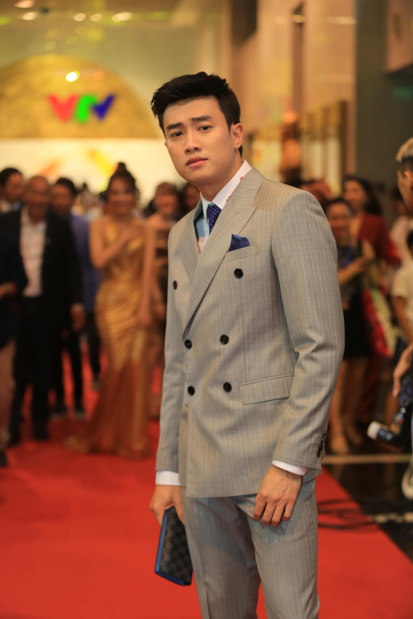 Dàn sao ‘Về nhà đi con’ đổ bộ thảm đỏ VTV Awards 2019 ảnh 4