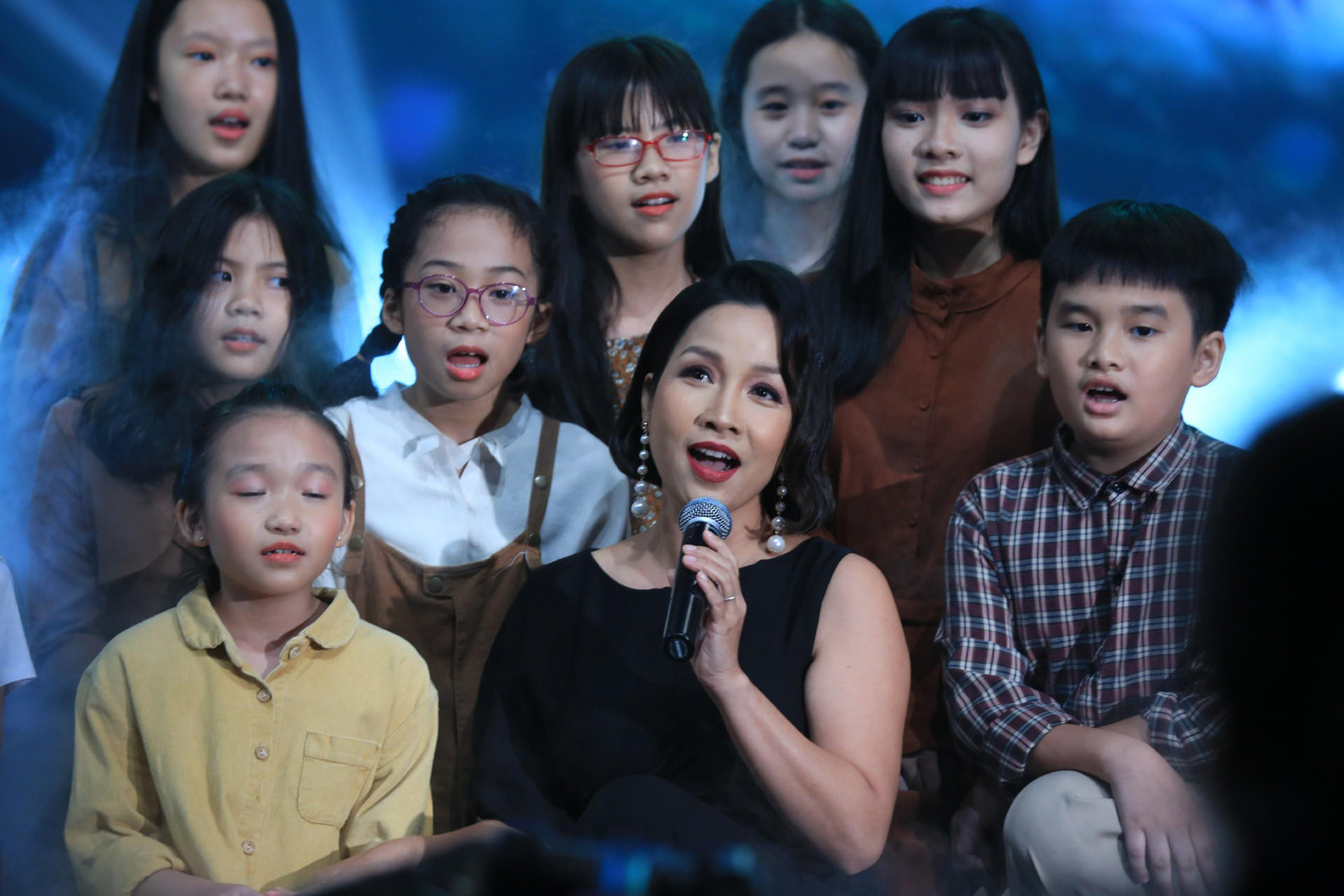 ‘Để Mị nói cho mà nghe’ phiên bản bố Sơn ‘Về nhà đi con’ và dàn nữ diễn viên hot ảnh 10