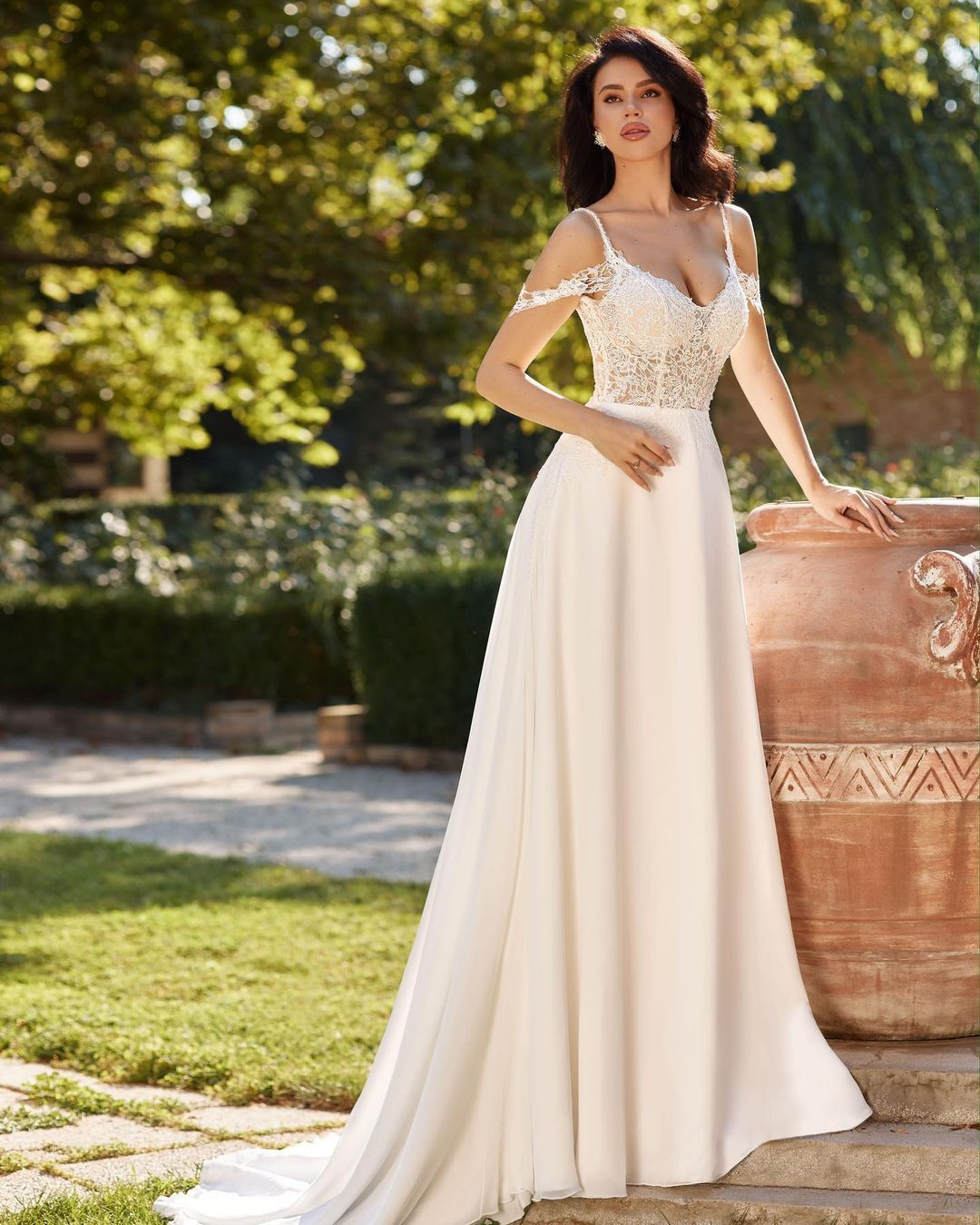 Với lịch sử thi sắc đẹp dày đặc, Ada được xem là một trong những thí sinh có kinh nghiệm ấn tượng ở cuộc thi Miss World sắp tới.