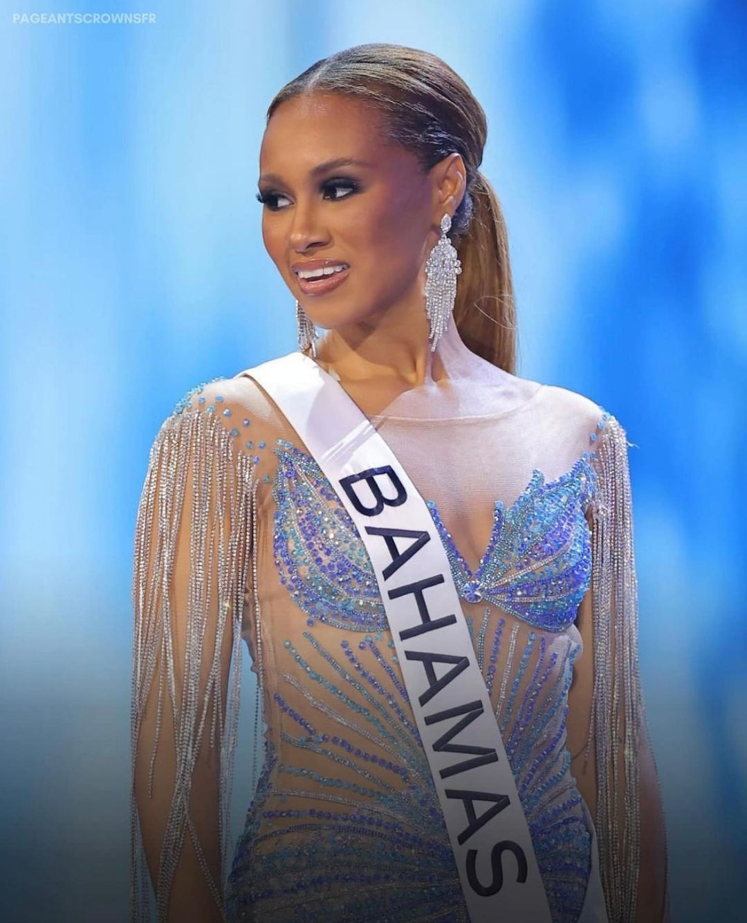 Melissa Ingraham và người tiền nhiệm là Chantel O'Brian - Miss Universe Bahamas 2021.