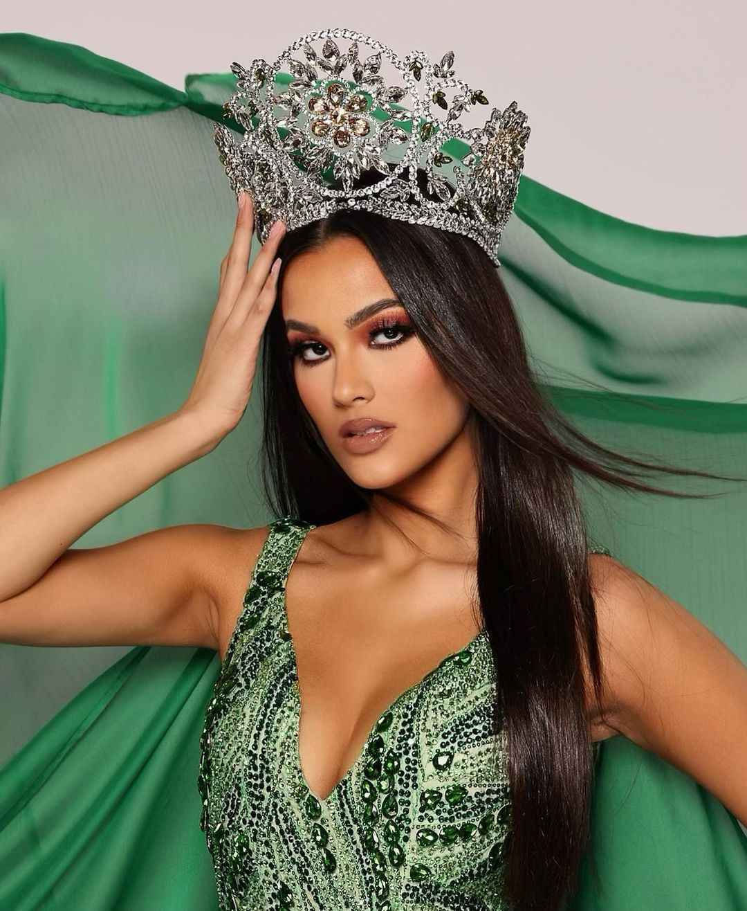 Tối ngày 1/1 đã diễn ra chung kết Miss Earth USA 2024. Chung cuộc, người đẹp Beatrice Millan-Windorski đã đăng quang ngôi vị cao nhất. Cô trở thành đại diện của Mỹ tại cuộc thi Hoa hậu Trái Đất 2024 diễn ra ở Việt Nam.