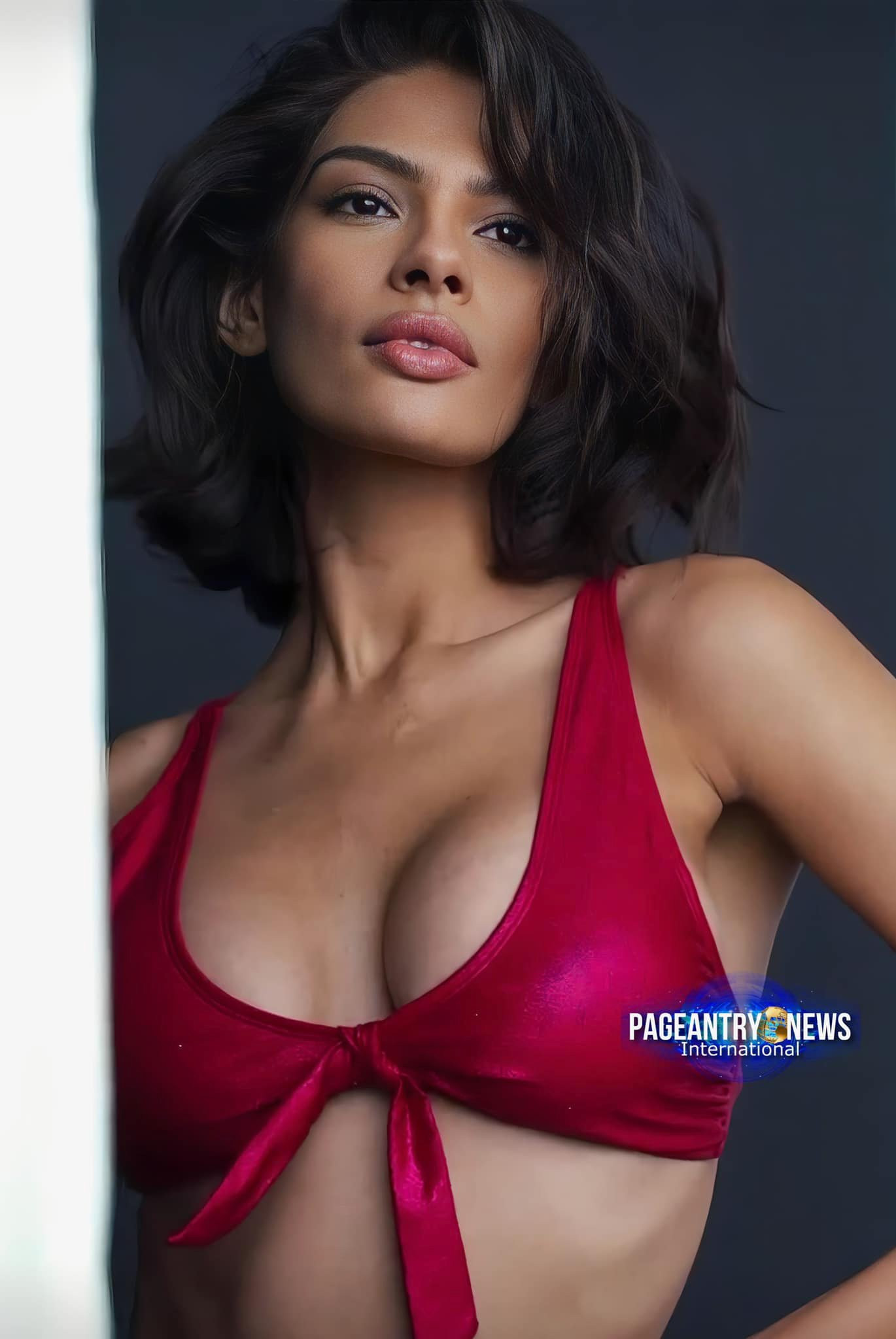 Đương kim Hoa hậu Hoàn vũ 2023 Sheynnis Palacios khoe hình thể đẹp trong bộ ảnh được thực hiện đầu năm mới.