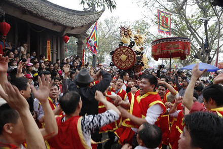 Tưng bừng lễ hội rước pháo làng Đồng Kỵ ảnh 1